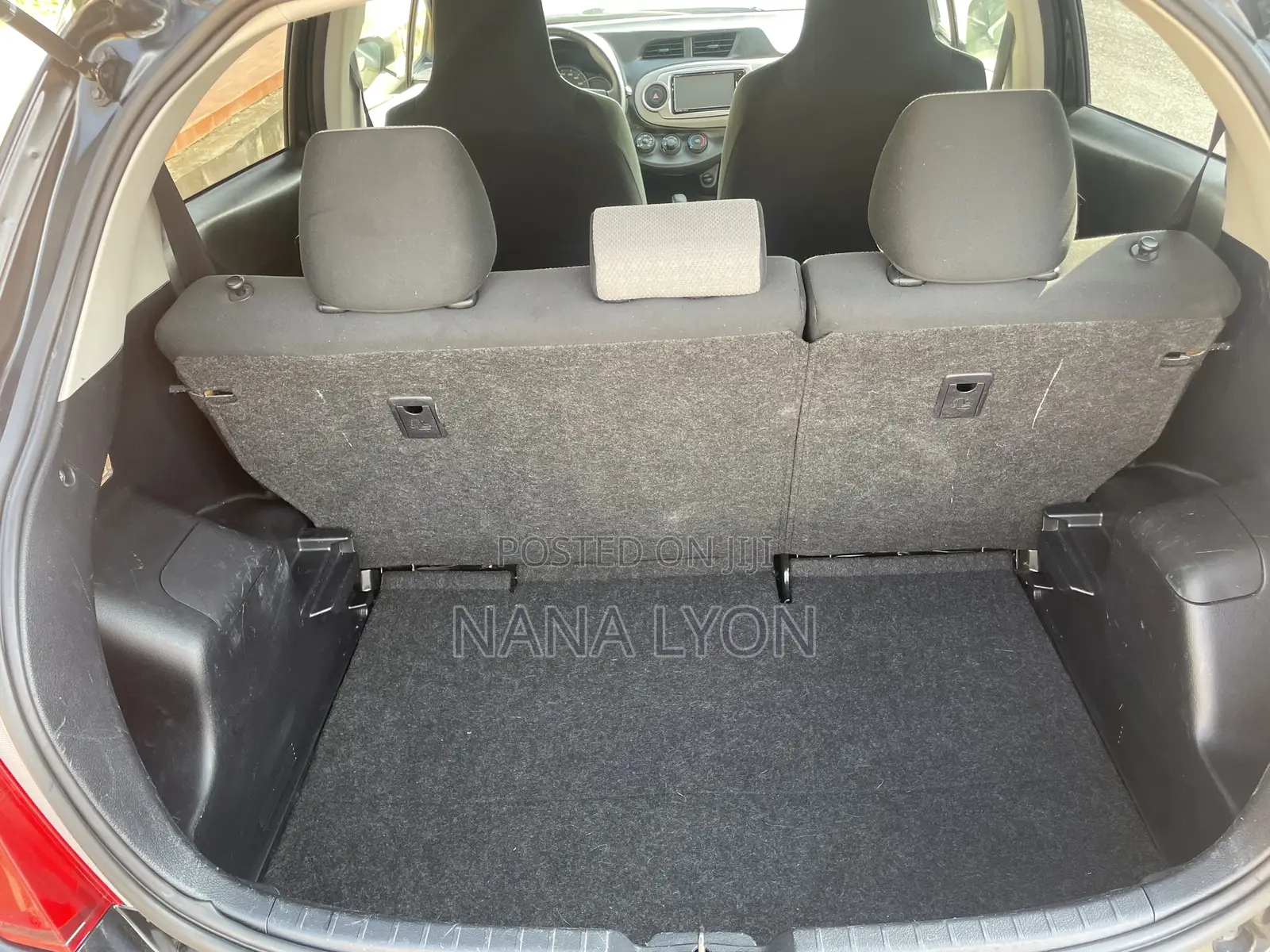 Toyota Vitz 1.3 FWD 5dr 2014 Black