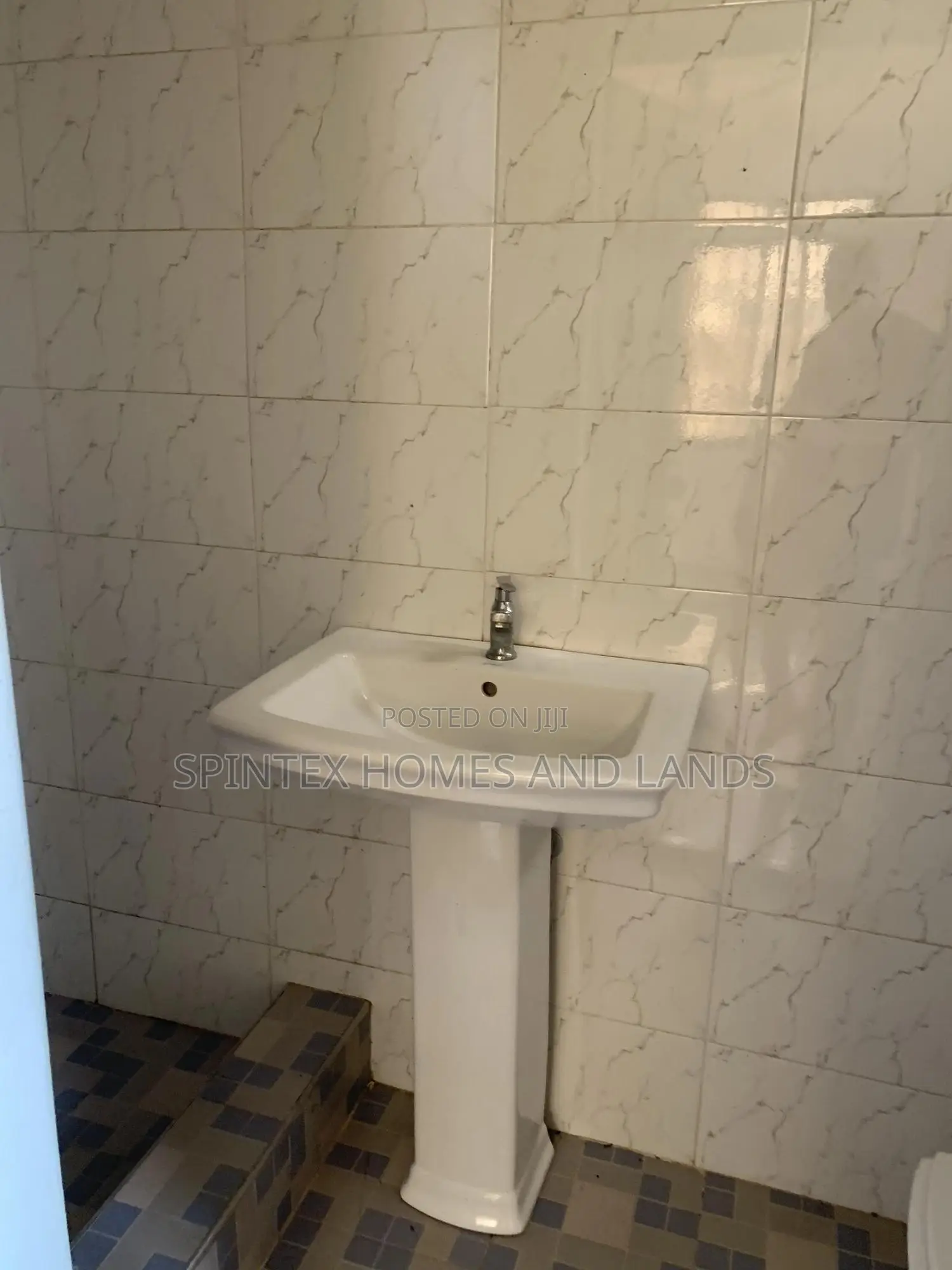 2bdrm Apartment in Frimpomah Estate, Spintex for rent