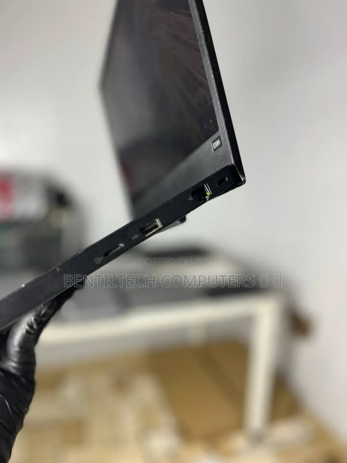 Laptop Lenovo ThinkPad E585 8GB AMD Ryzen SSD 256GB