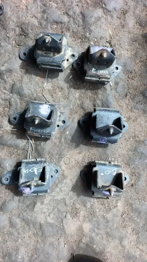 Engine Mounts/ Seats