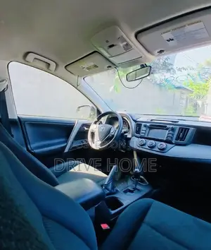 Toyota RAV4 LE AWD (2.5L 4cyl 6A) 2017 Silver