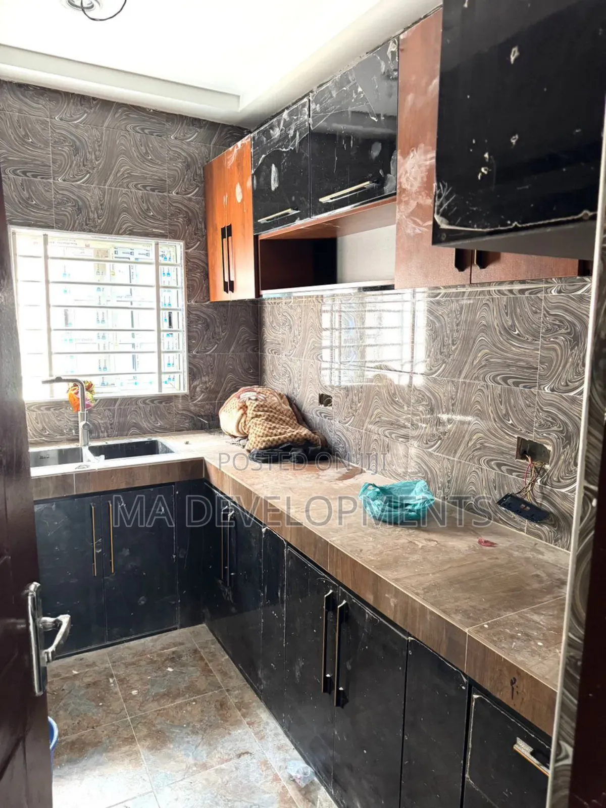 3bdrm Apartment in Madev Realty, Ofankor for rent