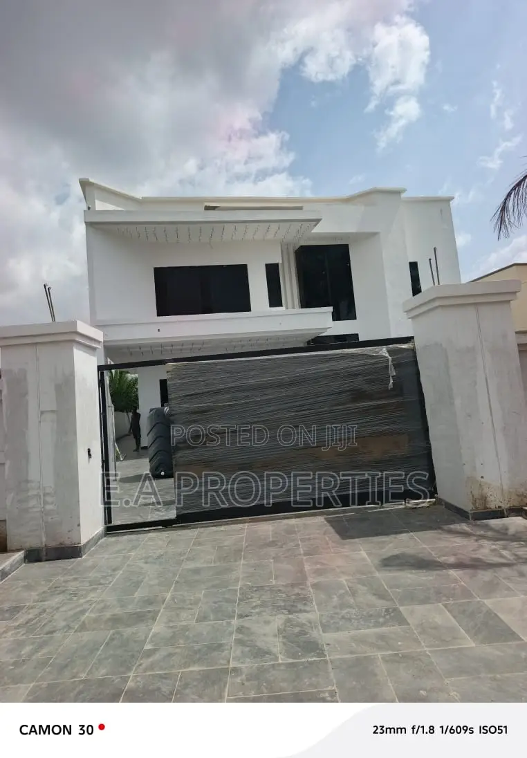 4bdrm House in E A Properties, ECOMOG for sale