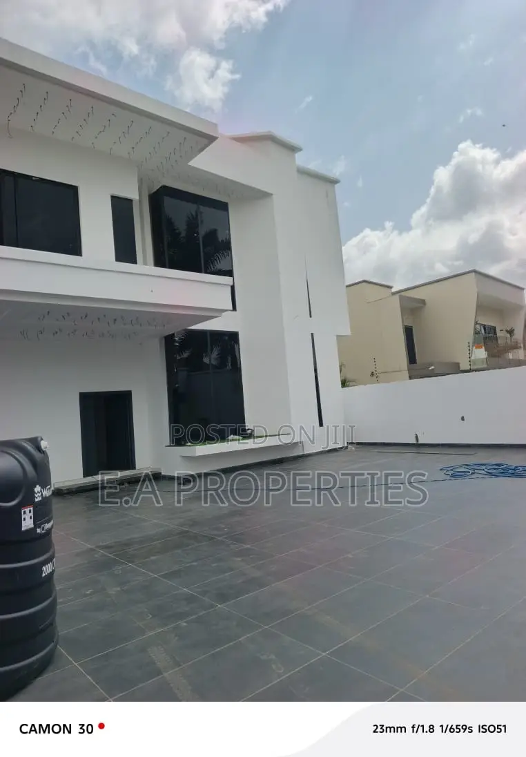 4bdrm House in E A Properties, ECOMOG for sale