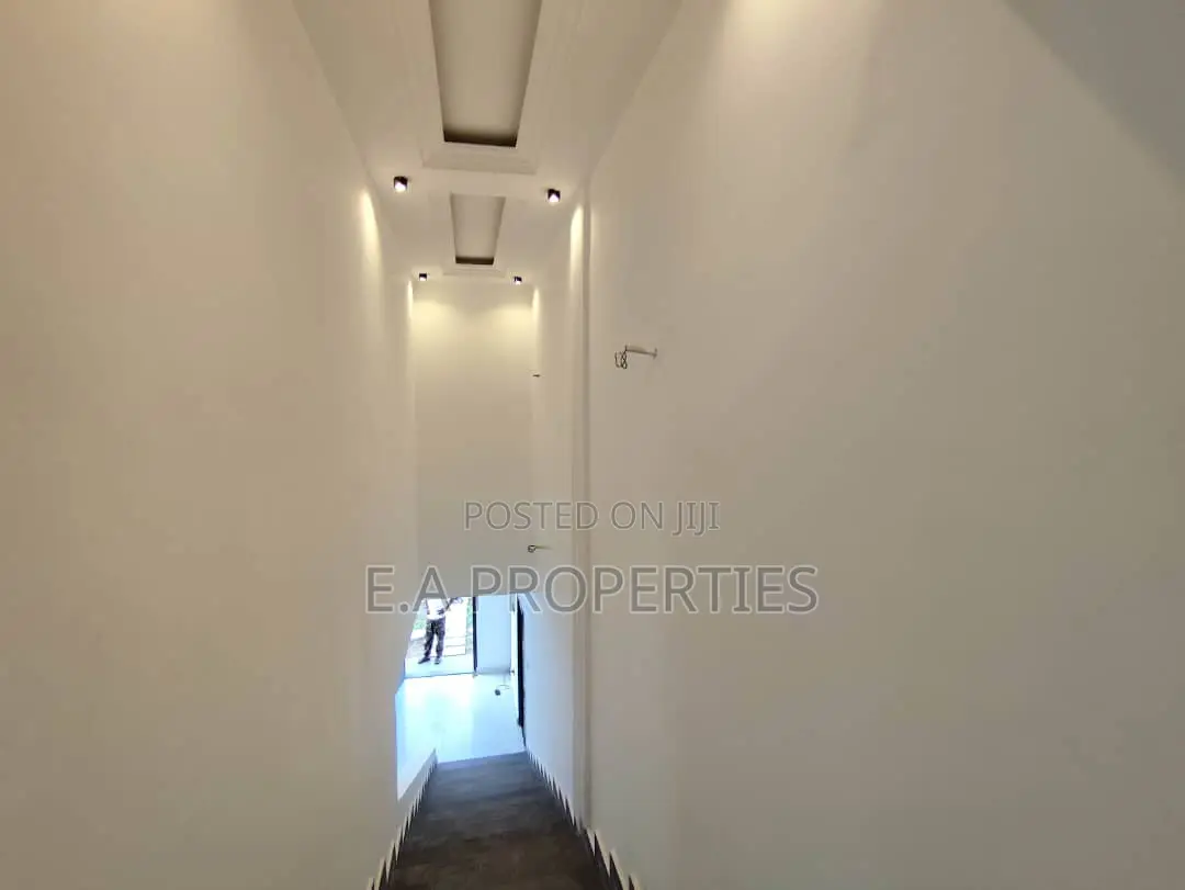4bdrm House in E A Properties, School Junction for sale