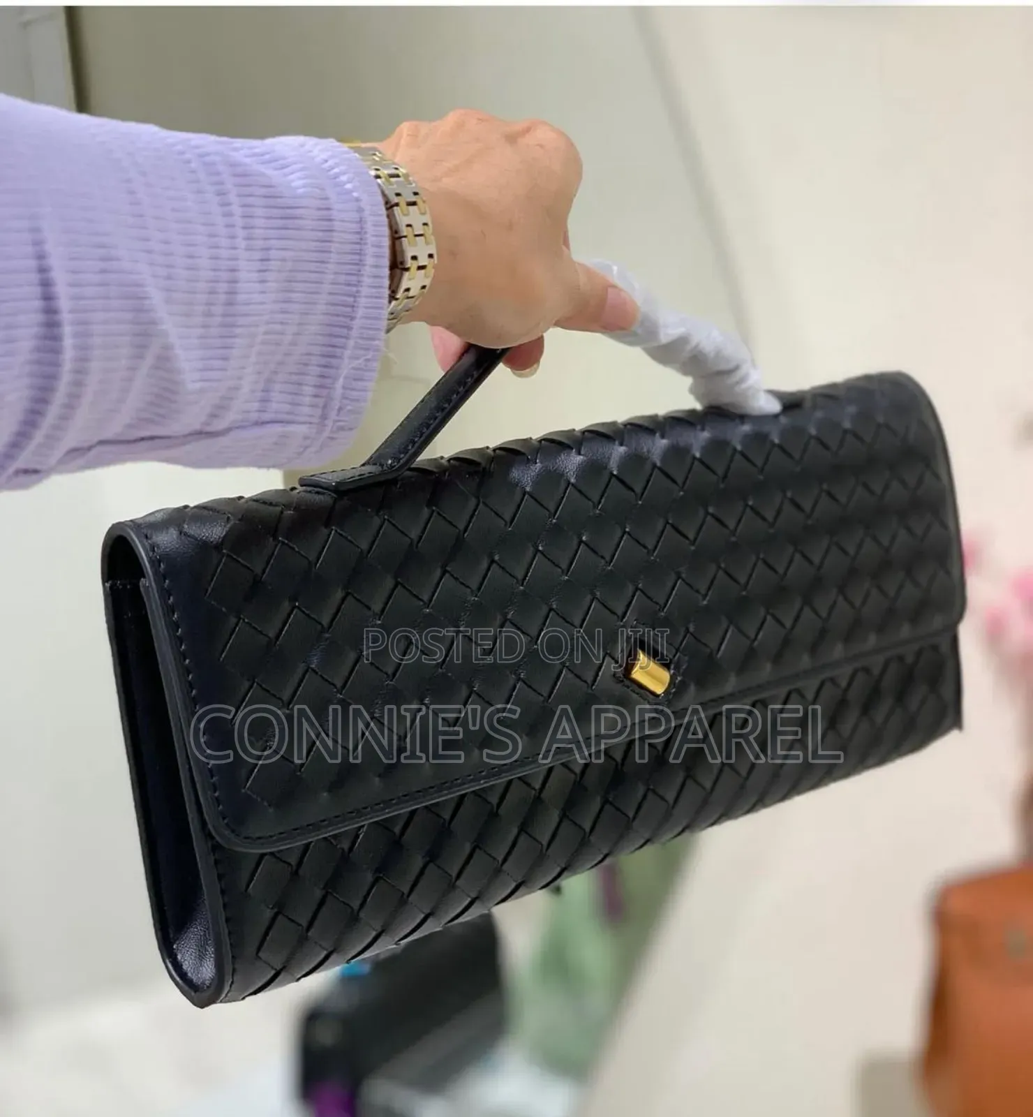 Bottega Veneta Handbag With Short Handles Available in Boxes