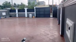 5bdrm Duplex in Tiyumba Agency, Mile 7 for sale