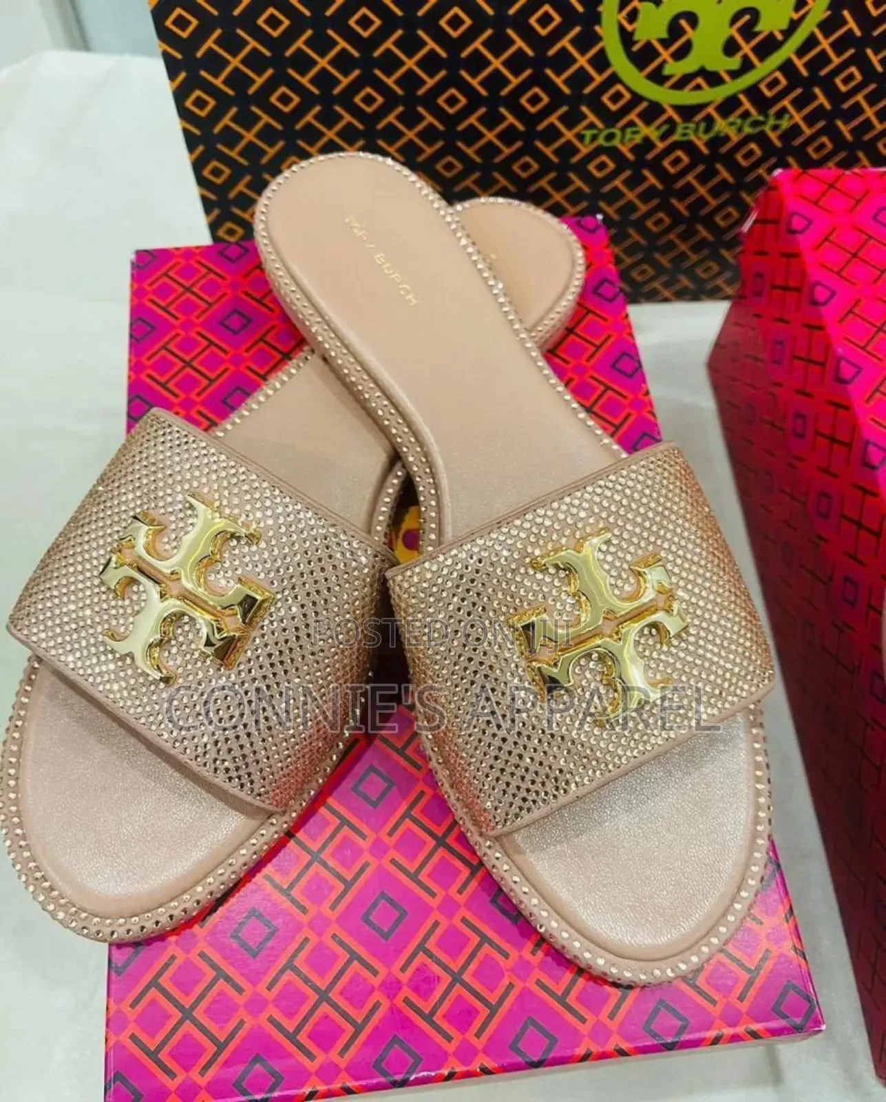 Casual Slippers Are Available for Women