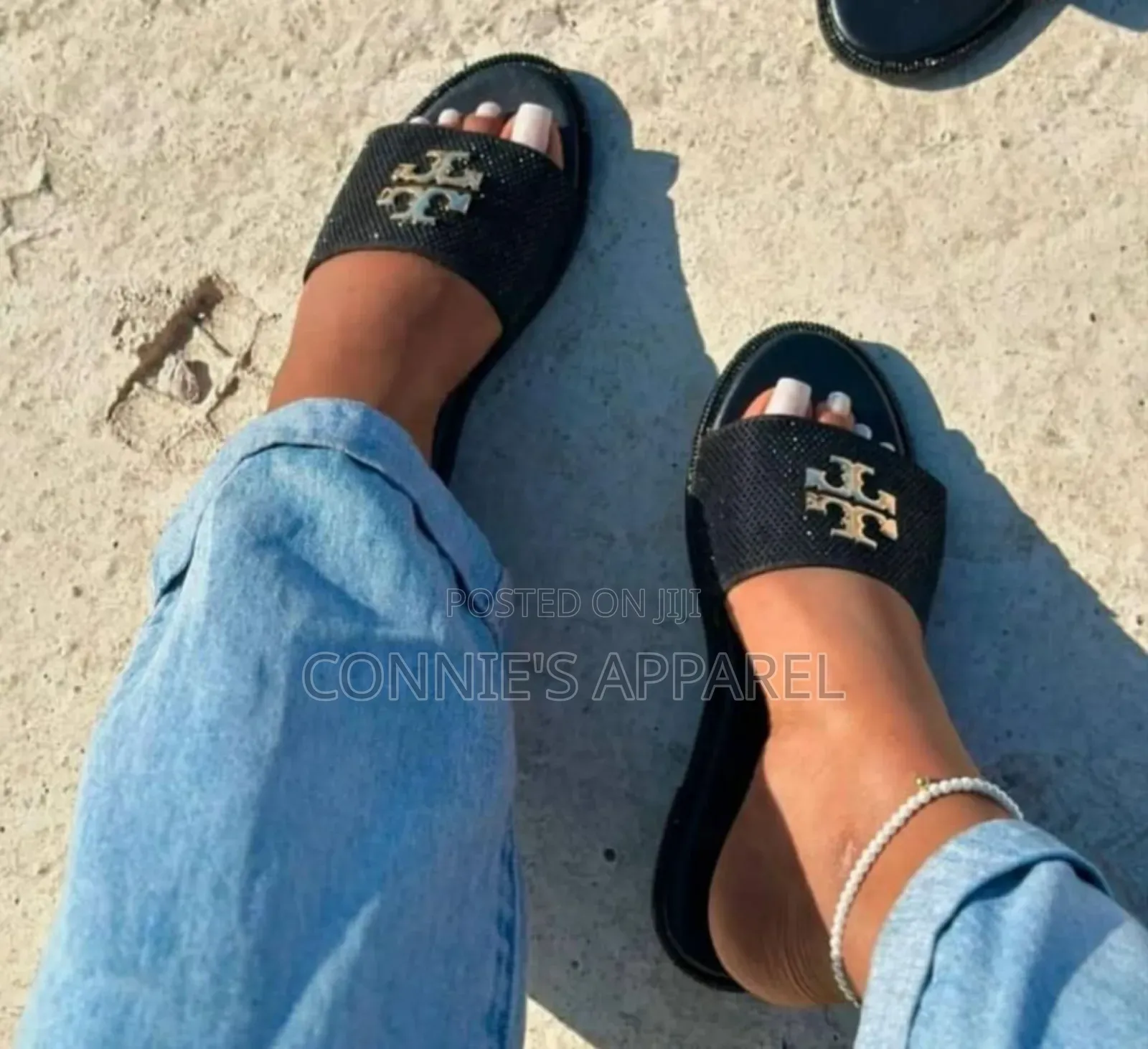 Casual Slippers Are Available for Women