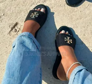 Casual Slippers Are Available for Women