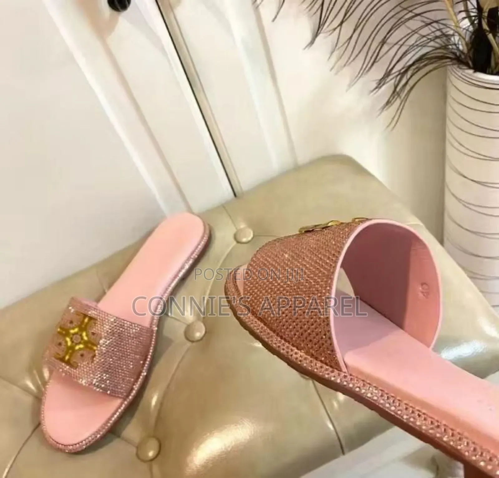 Casual Slippers Are Available for Women