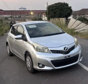 Toyota Vitz 1.3 AWD 5dr 2013 Silver