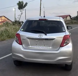 Toyota Vitz 1.3 AWD 5dr 2013 Silver