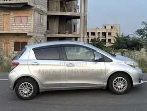 Toyota Vitz 1.3 AWD 5dr 2013 Silver