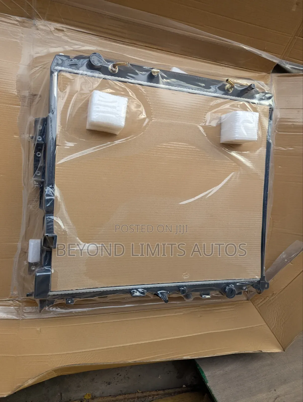 Toyota Tundra 2022,2023,2024,2025 Radiator/ Water Tank