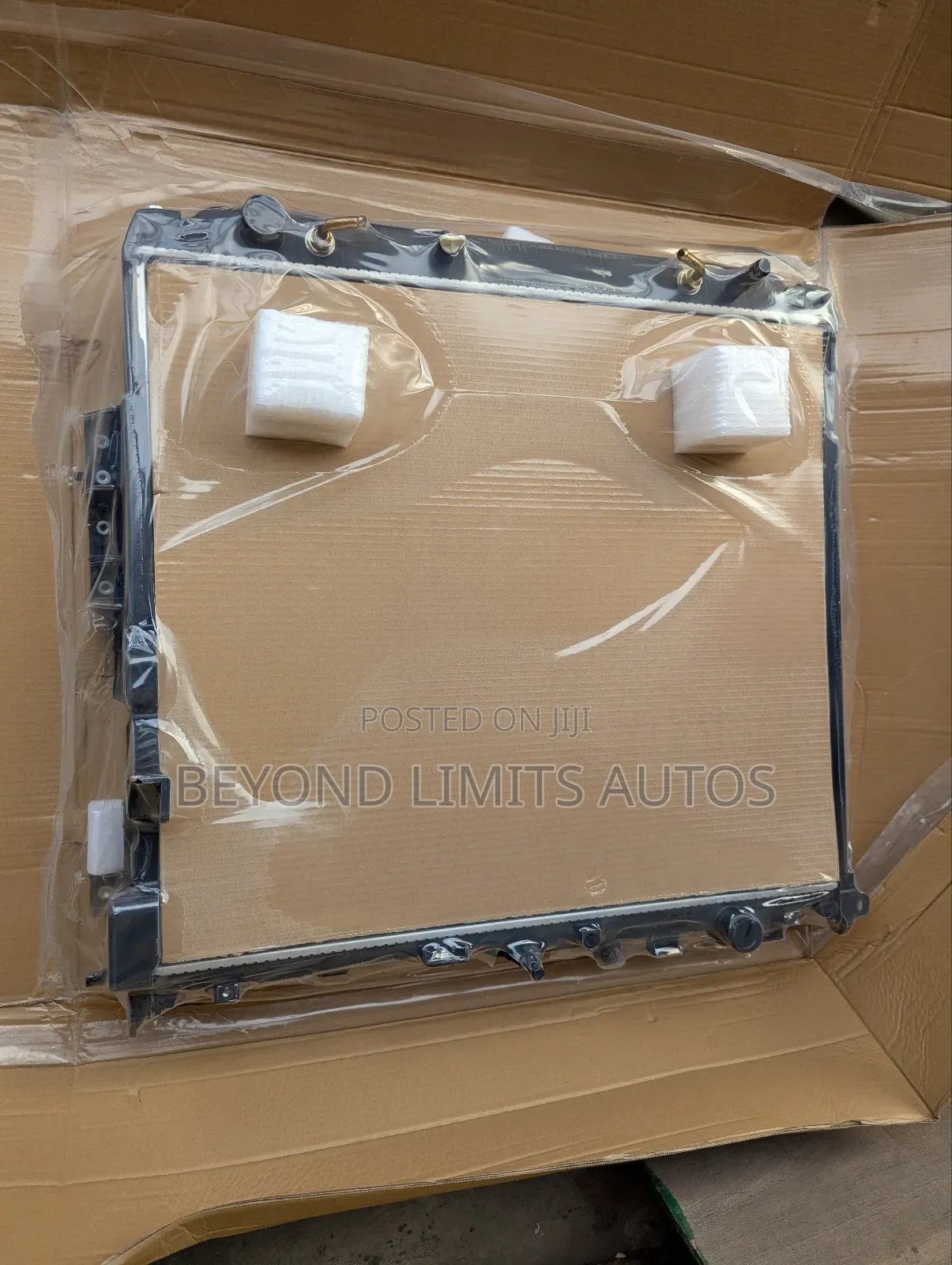 Toyota Tundra 2022,2023,2024,2025 Radiator/ Water Tank