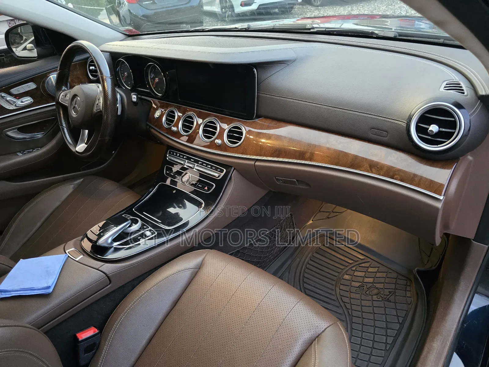 Mercedes-Benz E300 2018 Black