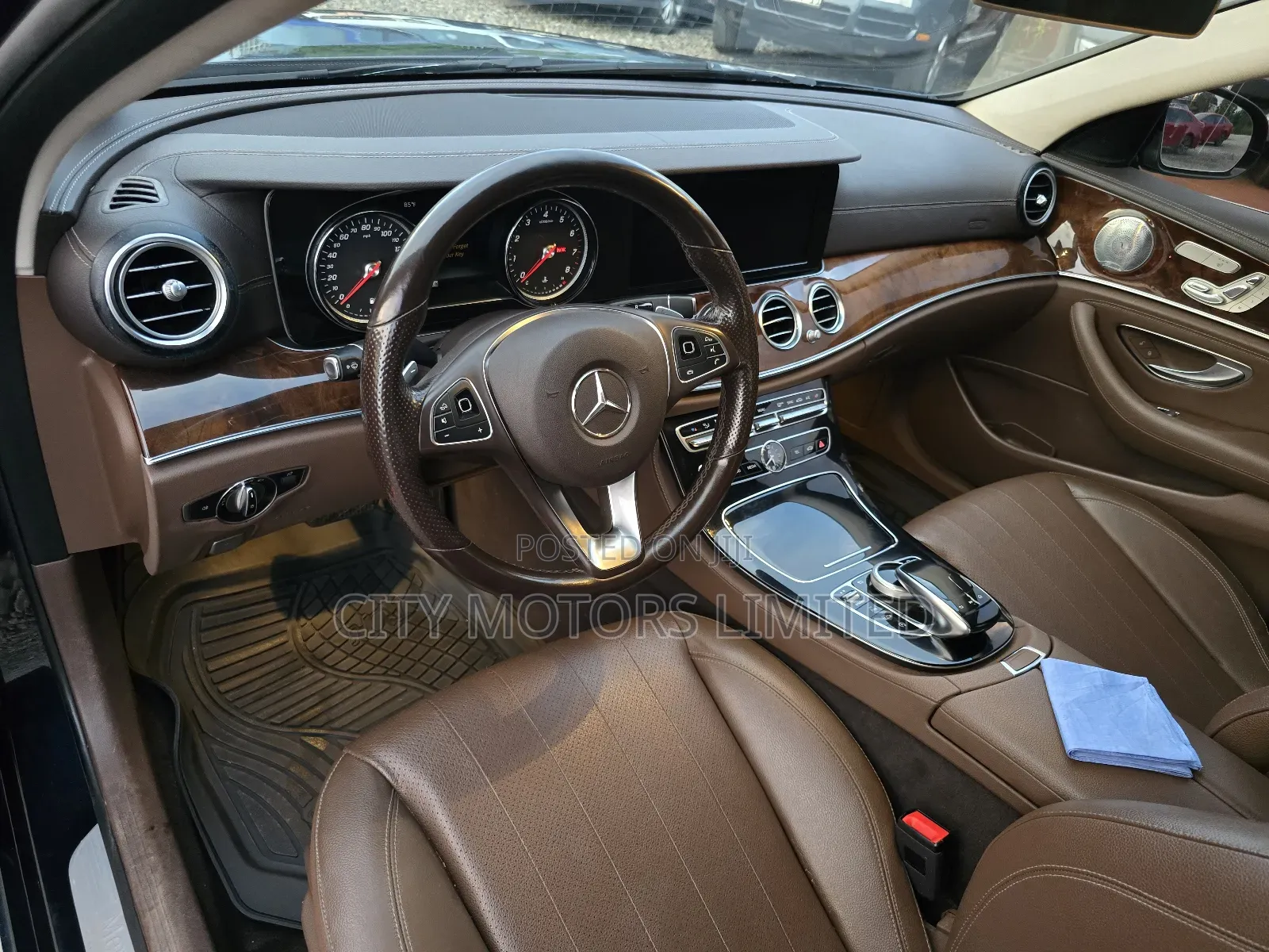 Mercedes-Benz E300 2018 Black