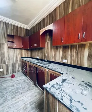 4bdrm Duplex in Lakeside, Ashaley Botwe for rent