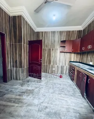 4bdrm House in Lake Side Estate for rent