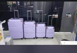 4 Set Traveling/ Luggage Bags