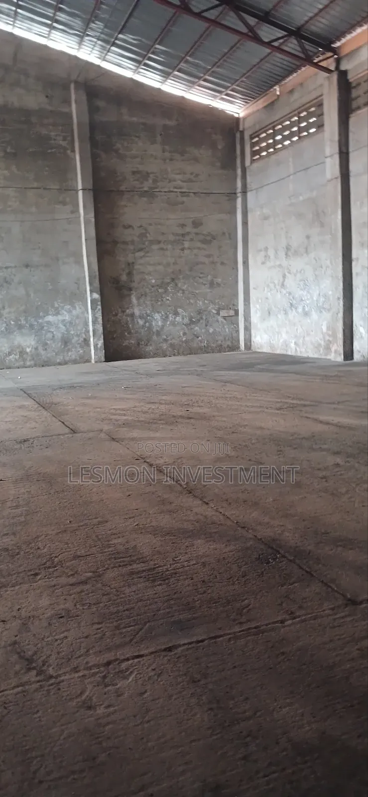 Warehouse for Rent Measuring 800sqm in Tema Industrial Area
