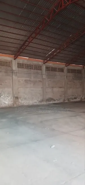 Warehouse for Rent Measuring 800sqm in Tema Industrial Area