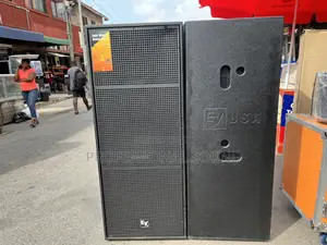 Electro-Voice Ds214p Dual 15-Inch Full-Range Passive Pa Speakers.