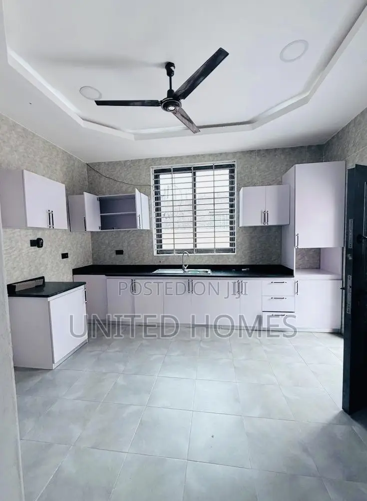 4bdrm House in East Legon for sale