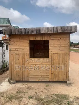Polished Wooden Pallet Shop