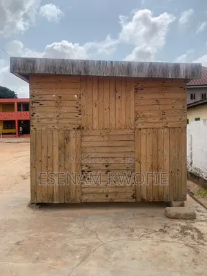 Polished Wooden Pallet Shop