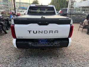 New Toyota Tundra Limited CrewMax SB w/5.5' Bed 2025 White