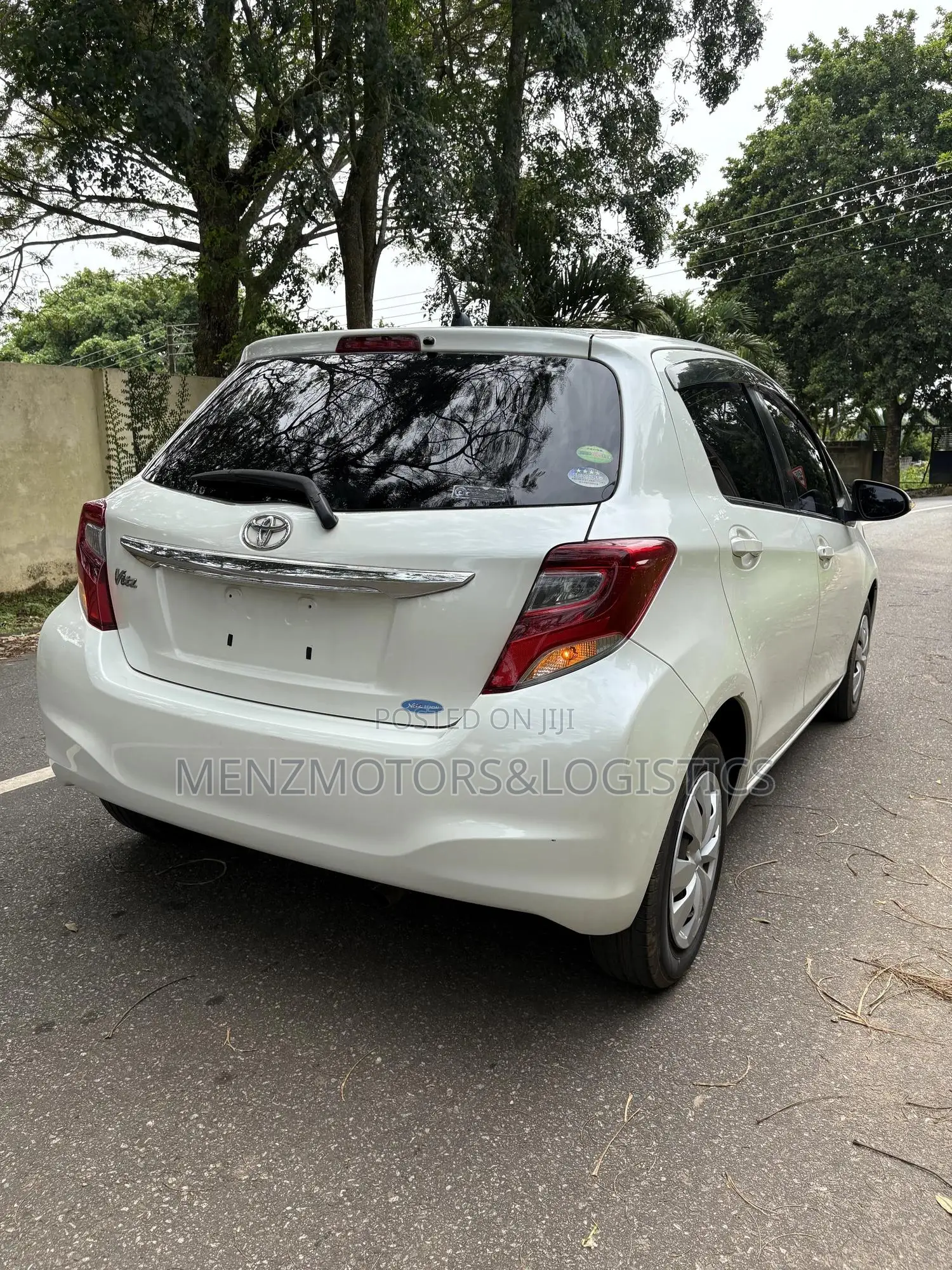Toyota Vitz 1.3 AWD 5dr 2015 White