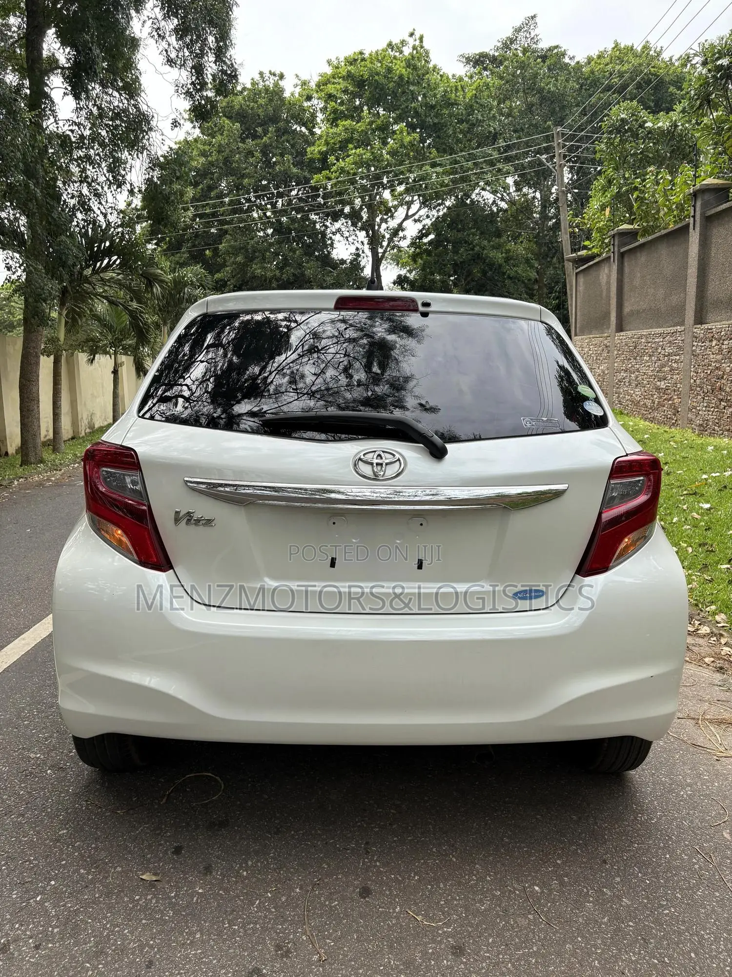 Toyota Vitz 1.3 AWD 5dr 2015 White