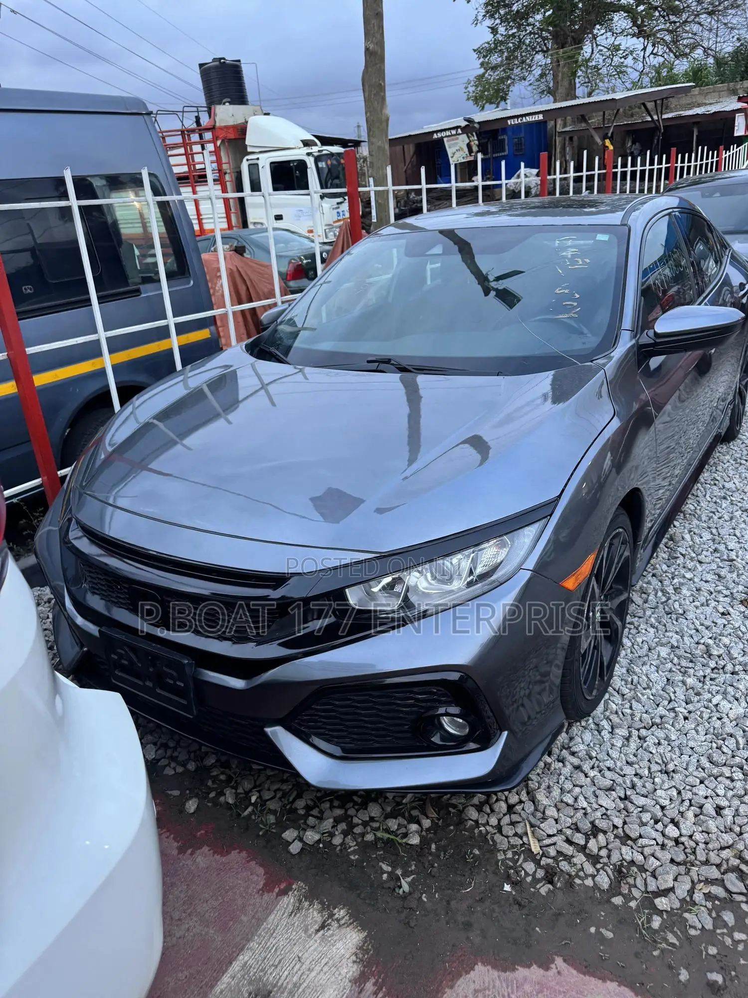 Honda Civic EX-L w/Navi Hatchback 2018 Gray