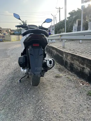 Honda 2022 White
