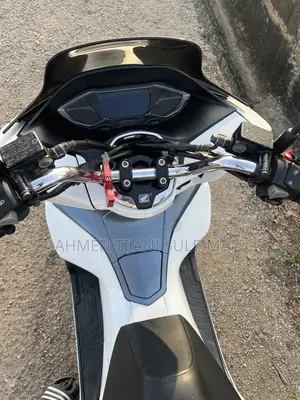 Honda 2022 White