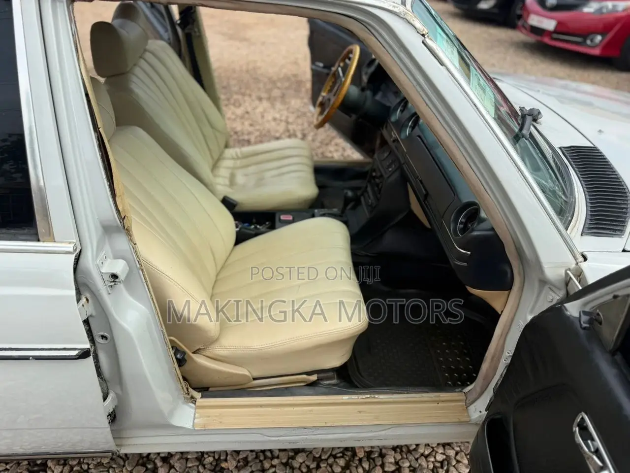 Mercedes-Benz 200E 1980 White