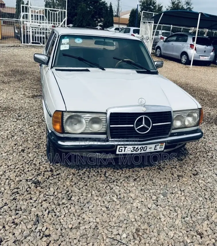 Mercedes-Benz 200E 1980 White
