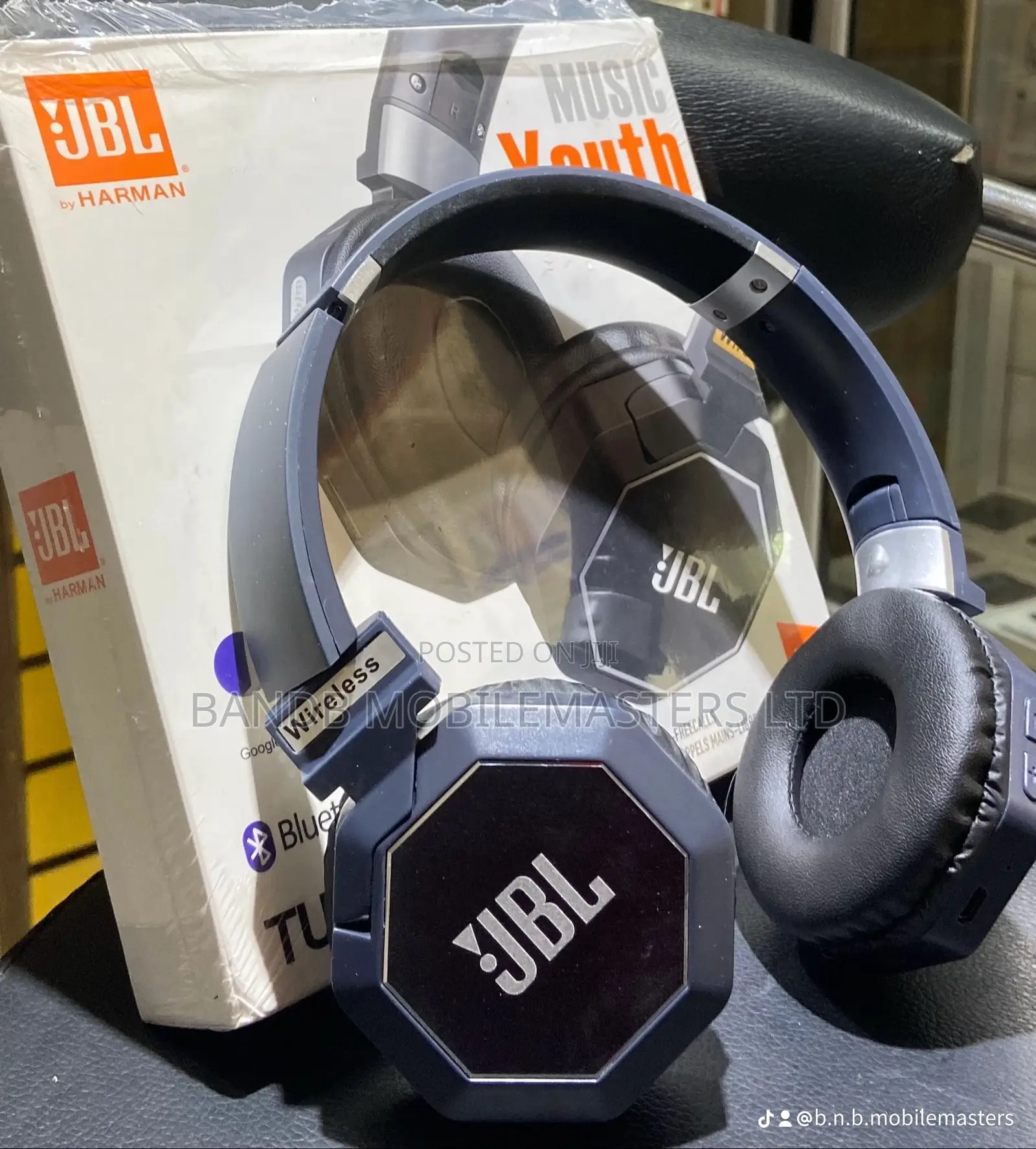JBL Tune J25 Wireless Headset Blue and Black Color Available