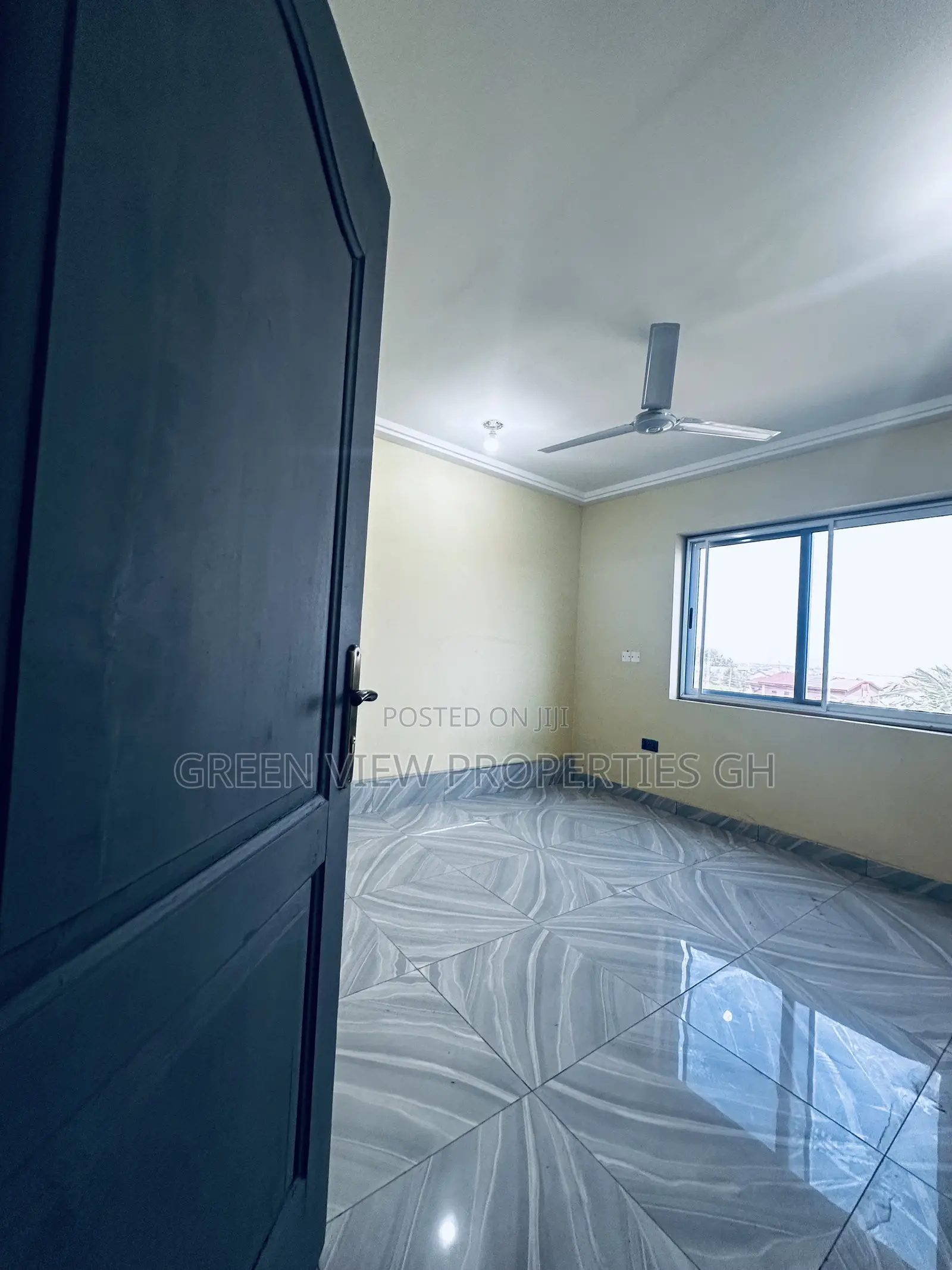 2bdrm Apartment in West Hills Mall Area for rent