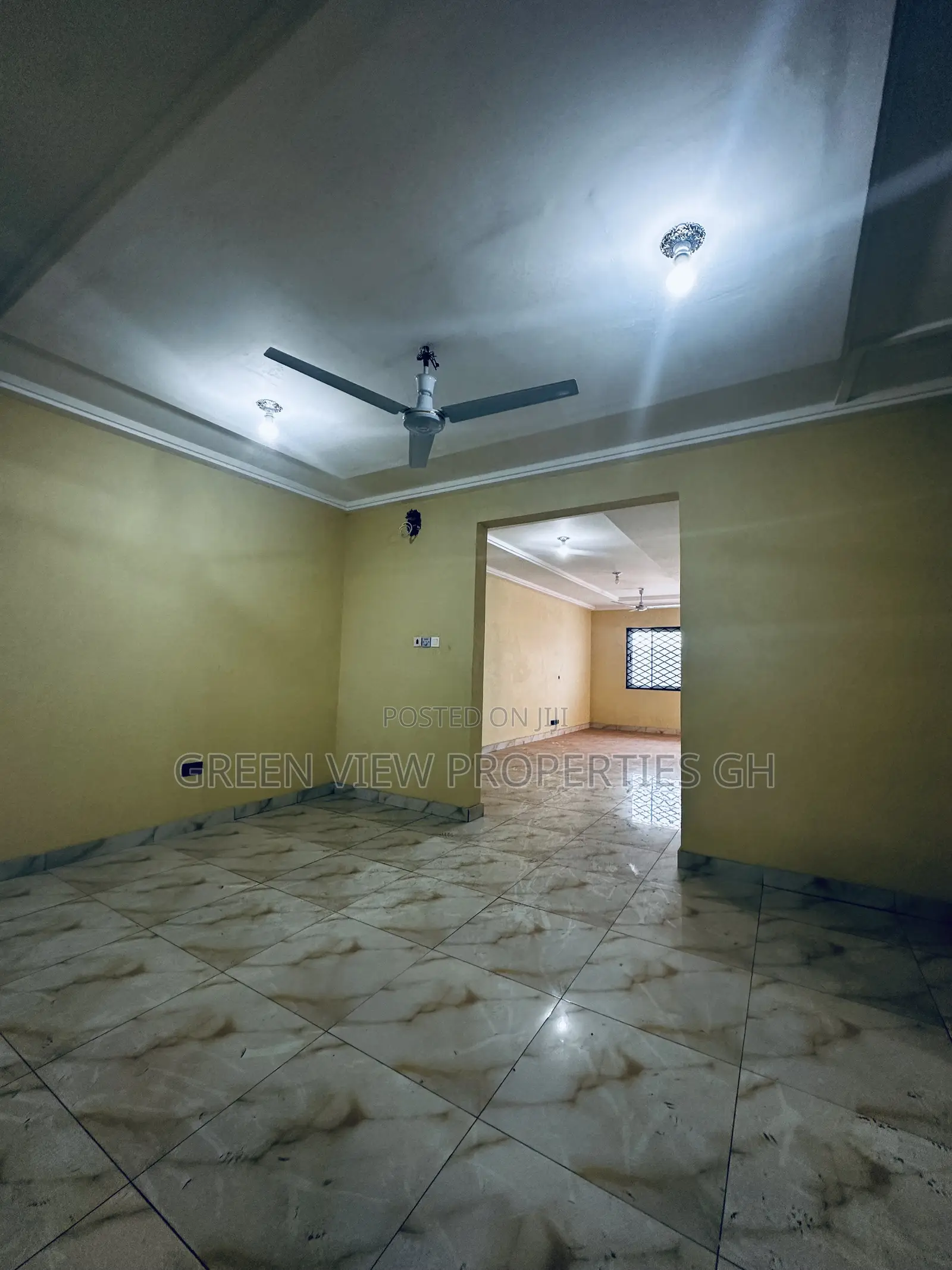 2bdrm Apartment in West Hills Mall Area for rent