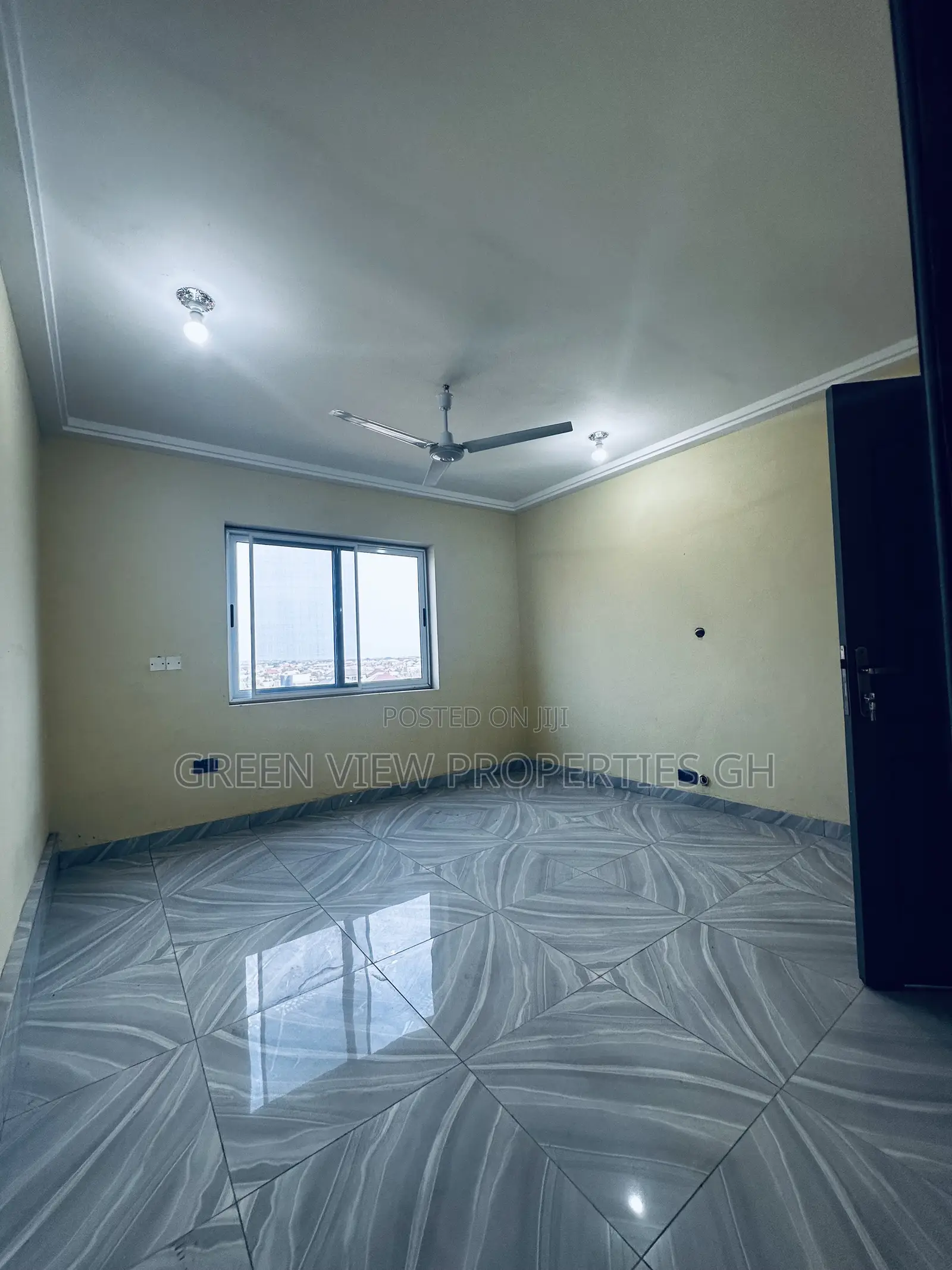 2bdrm Apartment in West Hills Mall Area for rent