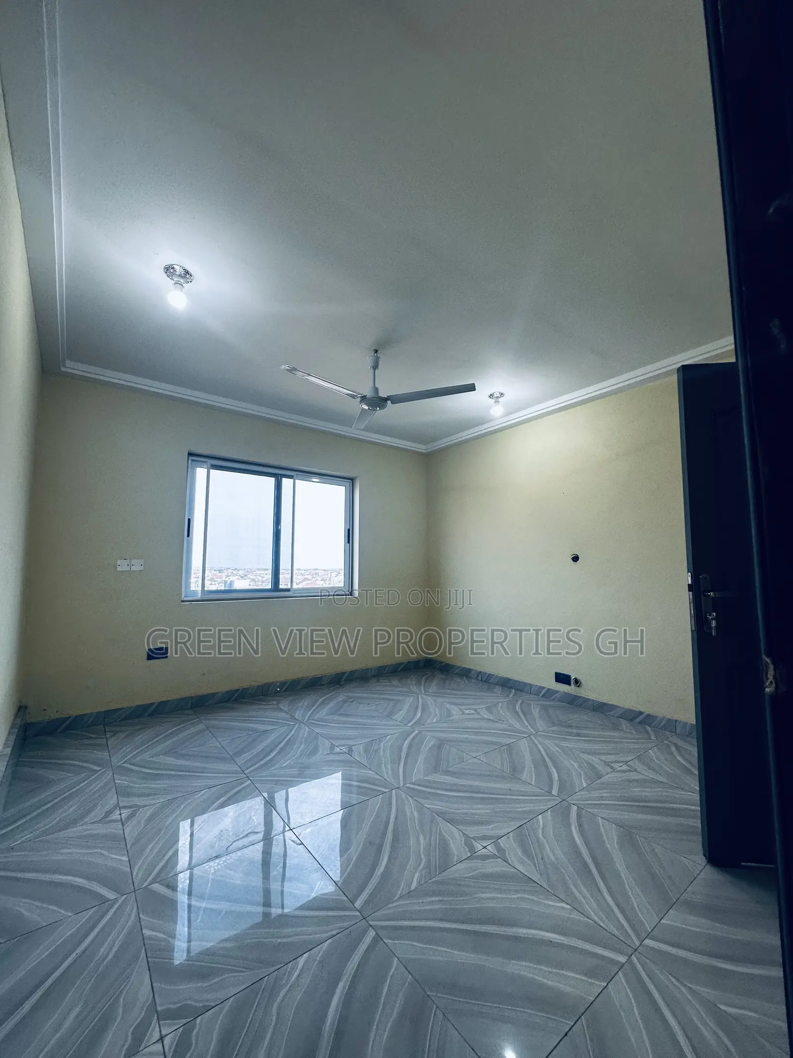 2bdrm Apartment in West Hills Mall Area for rent