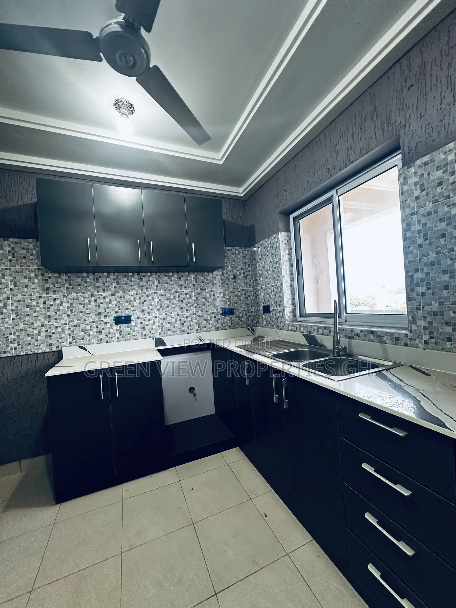 2bdrm Apartment in West Hills Mall Area for rent