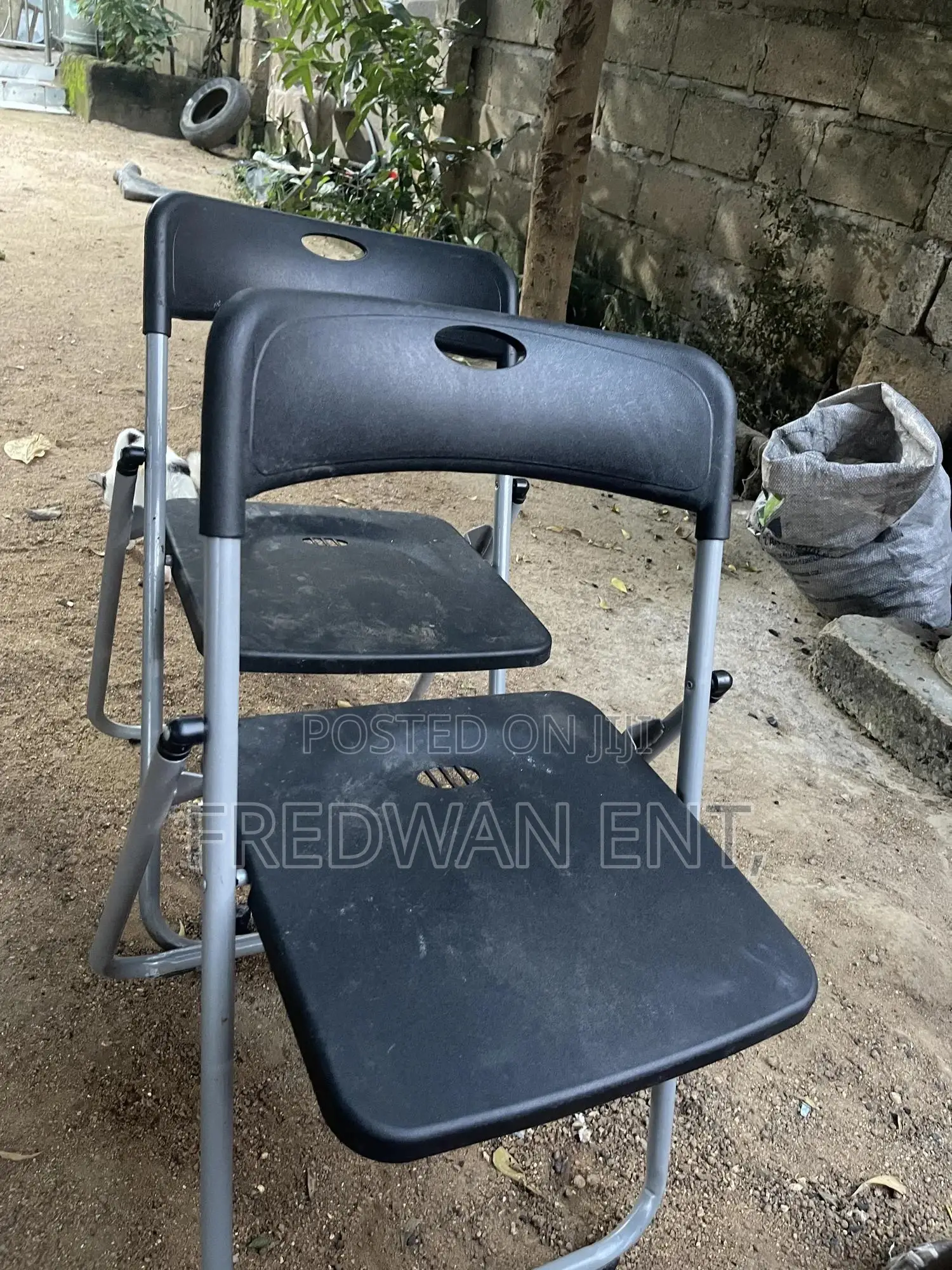 Nice Fordable Metallic Chair