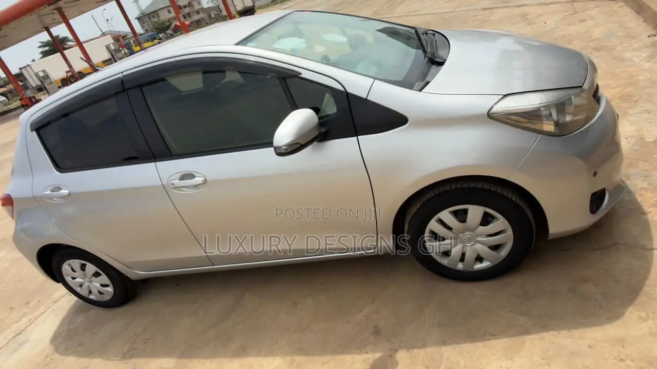 Toyota Vitz 2013 Gray