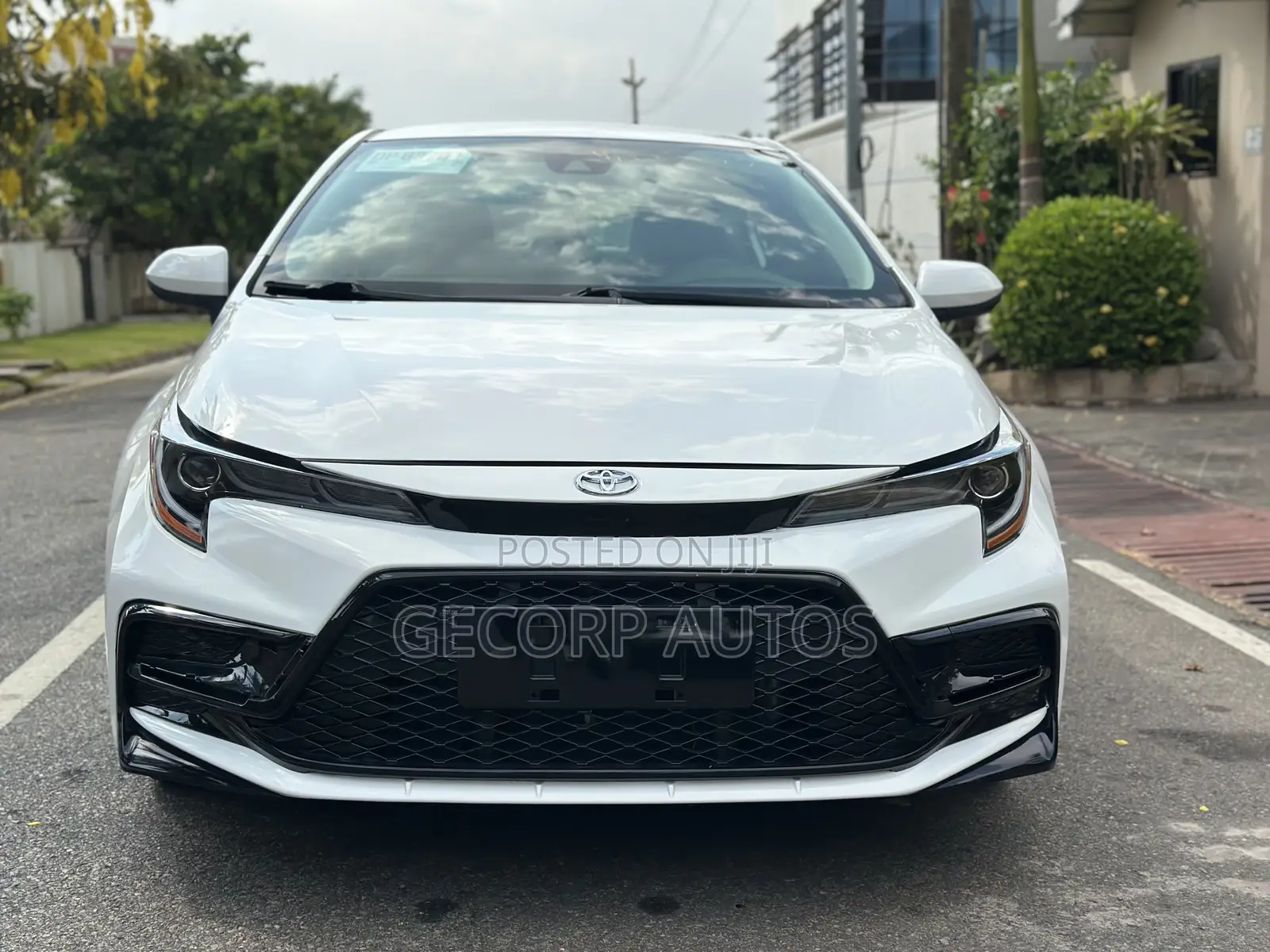 Toyota Corolla LE 2022 White