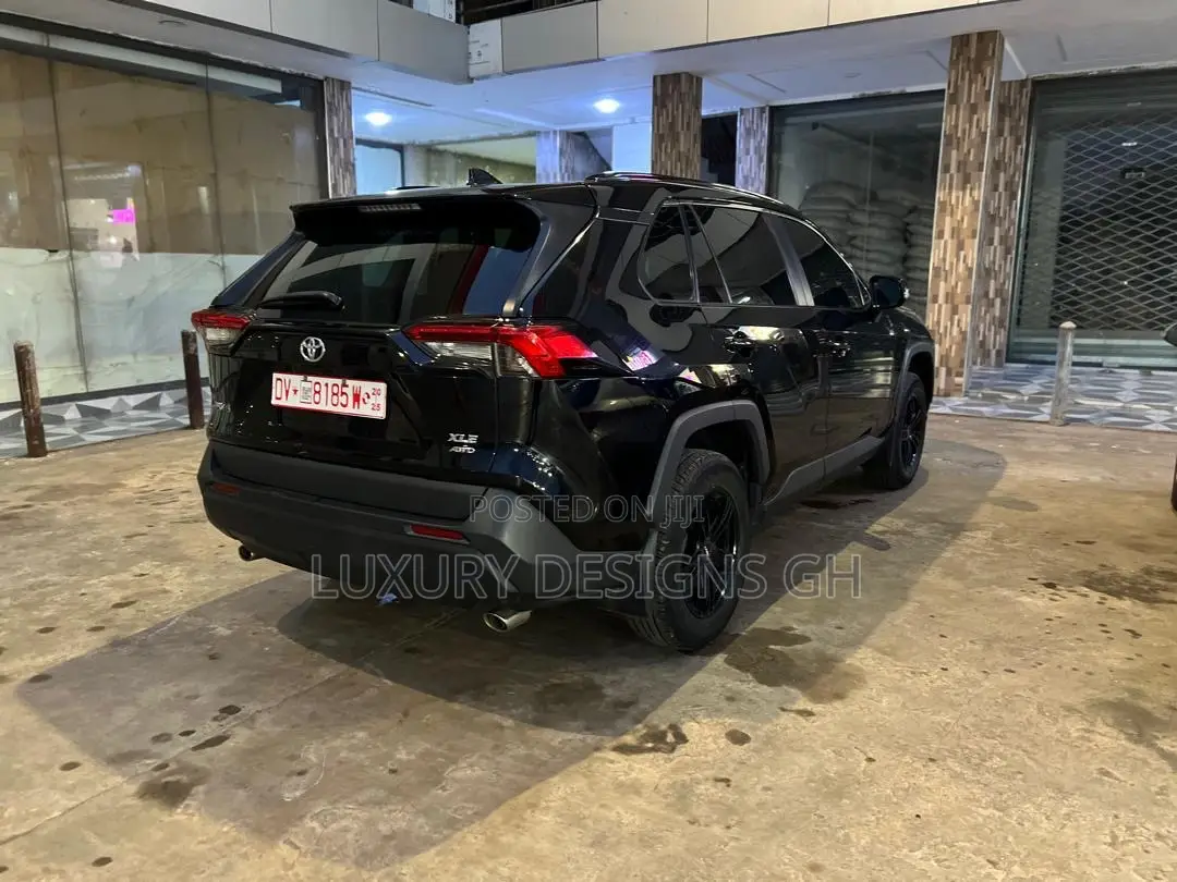 Toyota RAV4 2021 Black