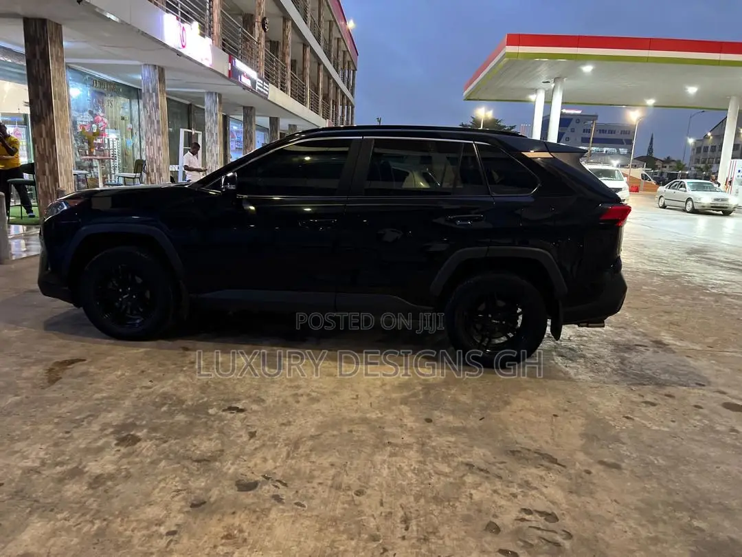 Toyota RAV4 2021 Black